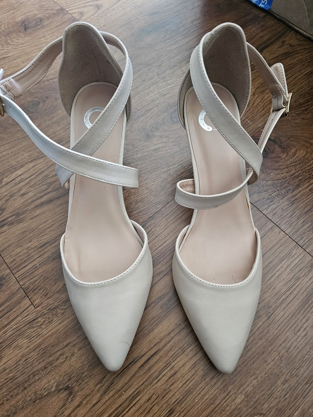 Life Stride Women's Pointed Ankle-Strap Pumps in Cream